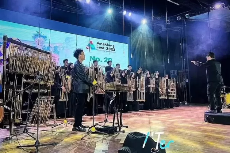 Tim Angklung SMA IT Insan Sejahtera Raih Juara 1  dalam Ajang Angklung Fest 2023