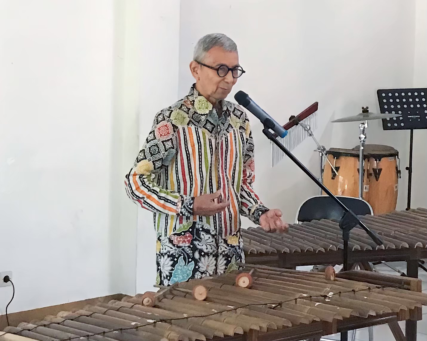 Workshop Angklung Centre 101 : Pengenalan Musik Alunan Rumpun Bambu (Arumba) Picture