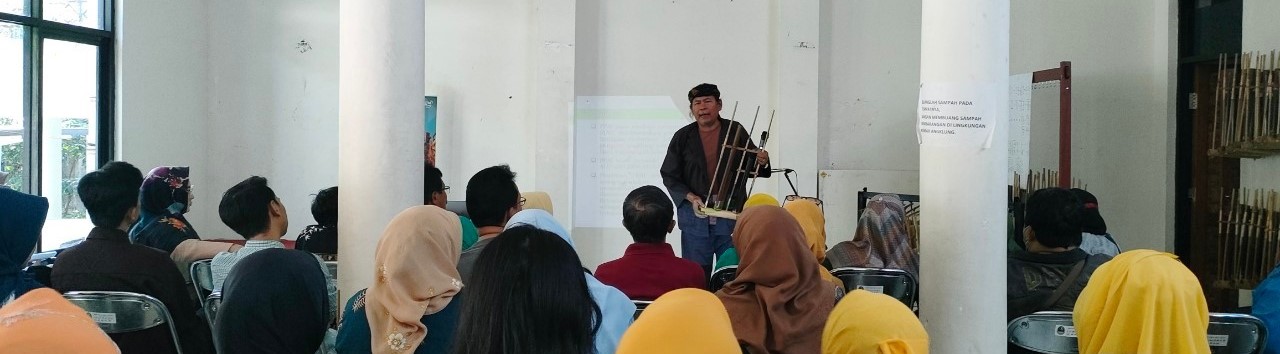 Workshop Angklung Centre 101 : Angklung Pentatonis Sunda ‘Indung Angklung’ Dunia