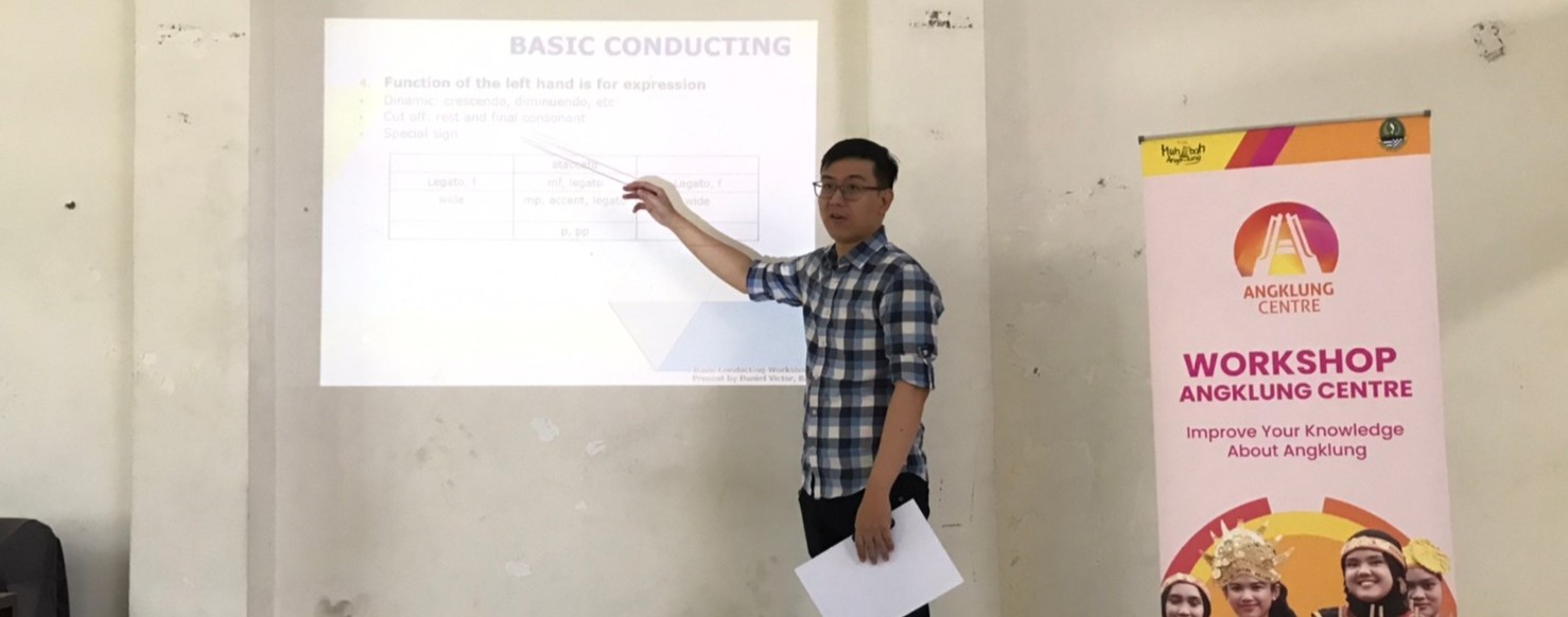 Workshop Angklung Centre 101 : Menjadi Konduktor Tim Angklung