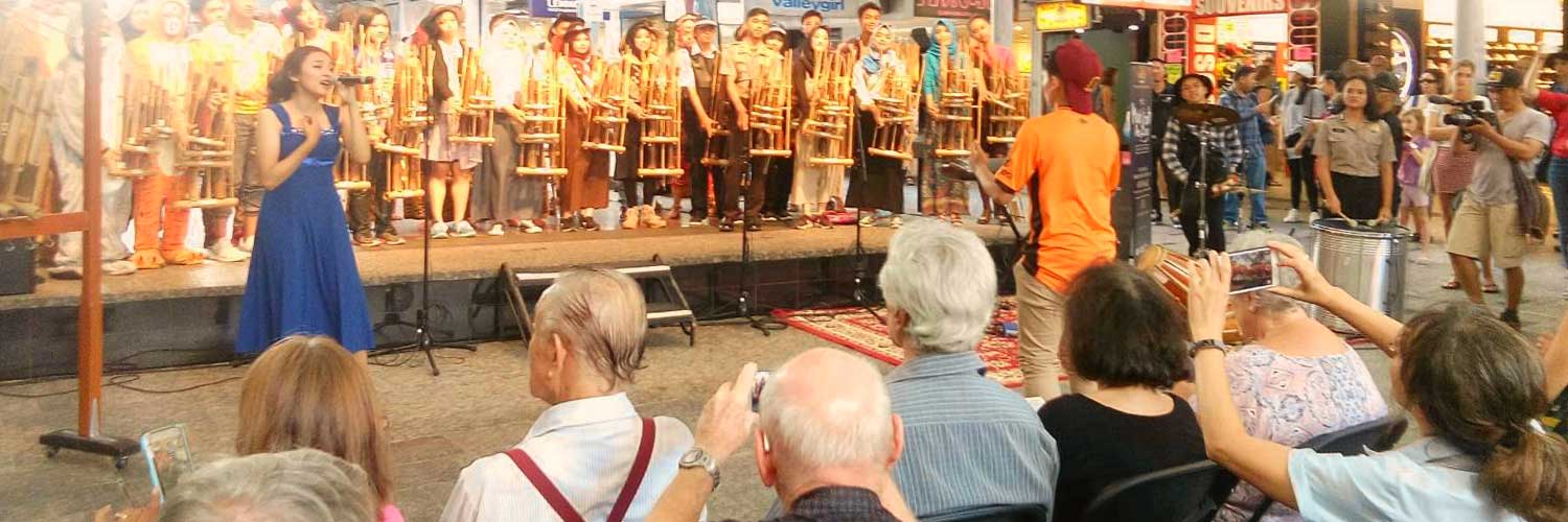 Melodi Diplomasi Angklung, Memintal Kedamaian dalam Nada Picture