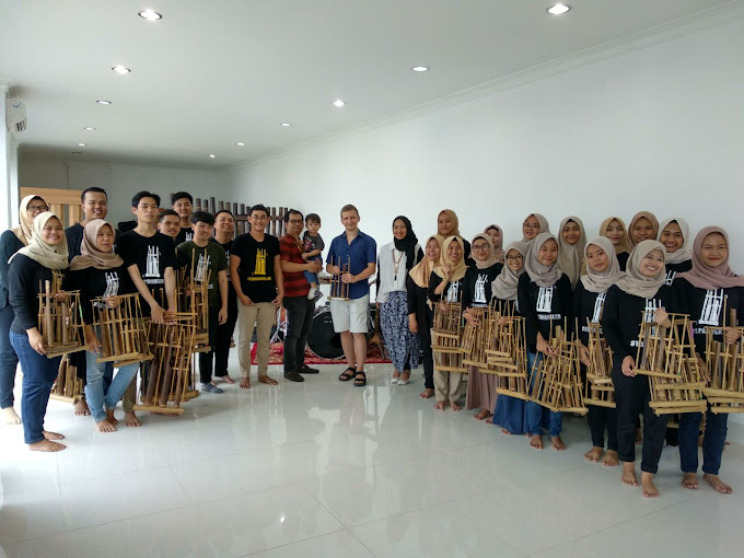 Rumah Angklung Indonesia